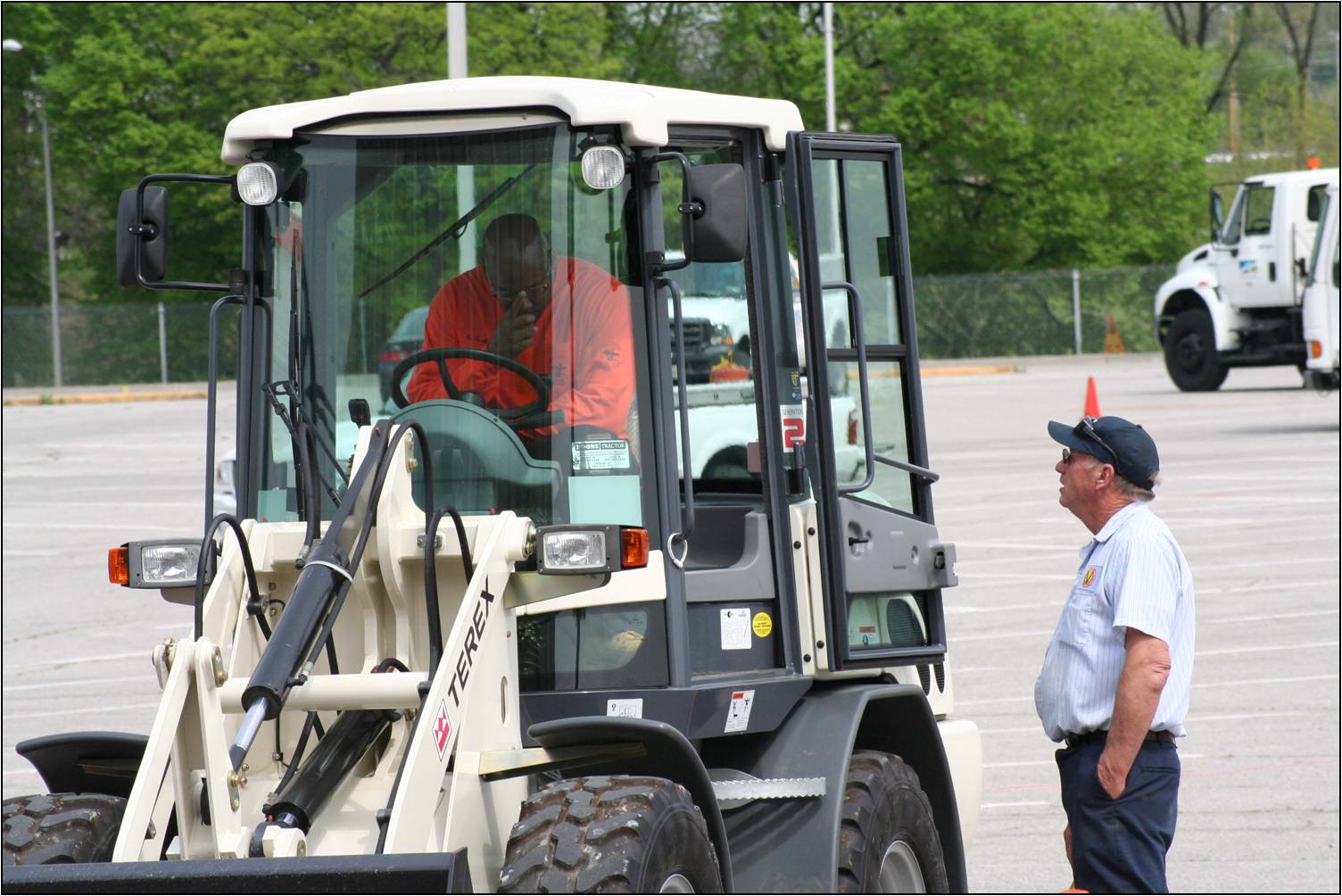 Cecil Saunders (TOV) gives some last minute advice to the next competitor.